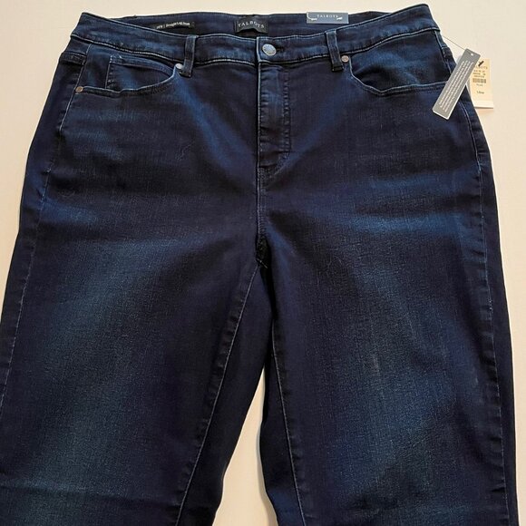 Talbots NWT Straight Leg Jeans Starlight Wash Size 14W - Picture 3 of 13